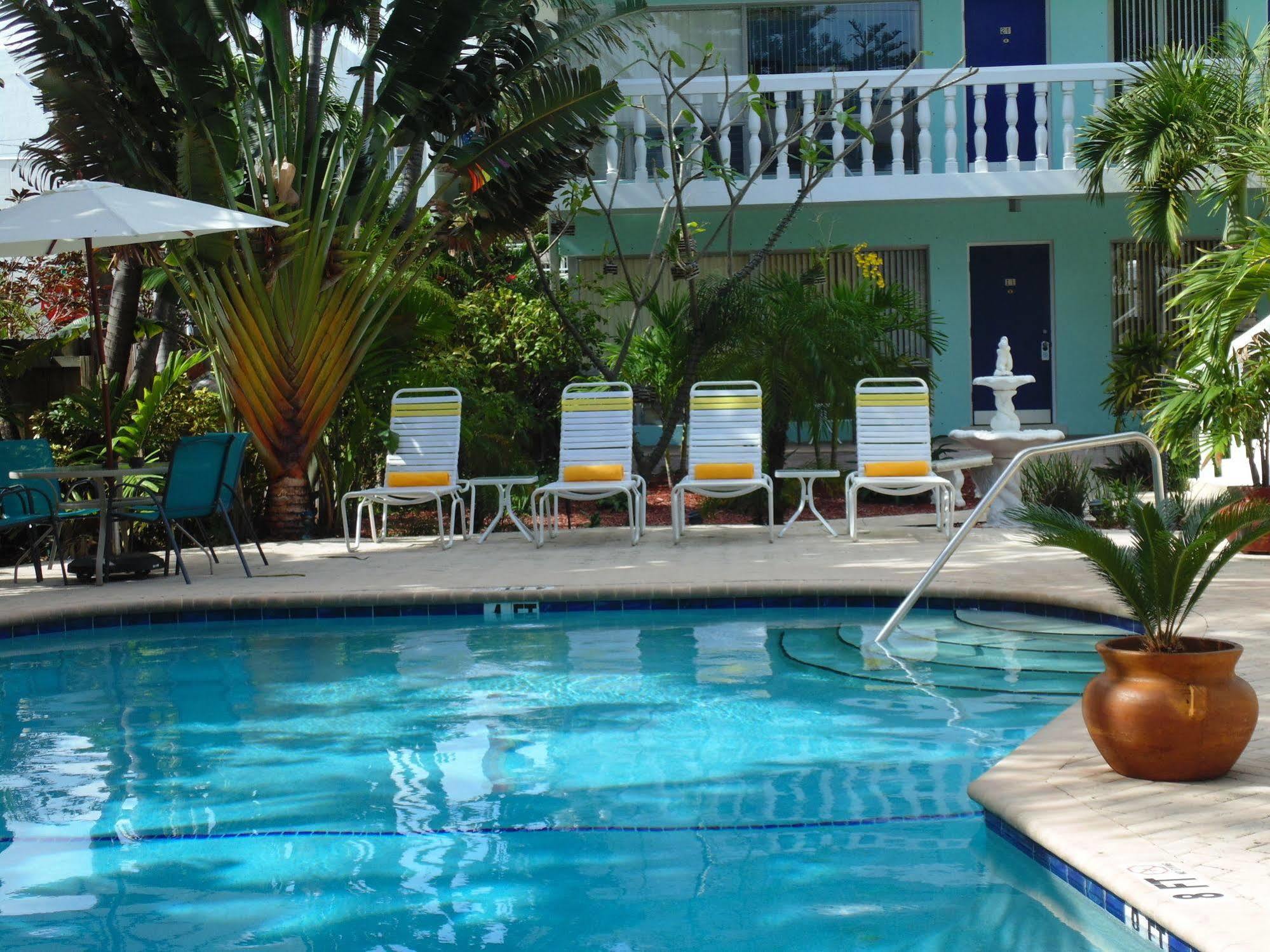 CHESTON HOUSE - CLOTHING OPTIONAL ALL MALE GUESTHOUSE 3⋆ ::: FL, UNITED  STATES ::: COMPARE HOTEL RATES